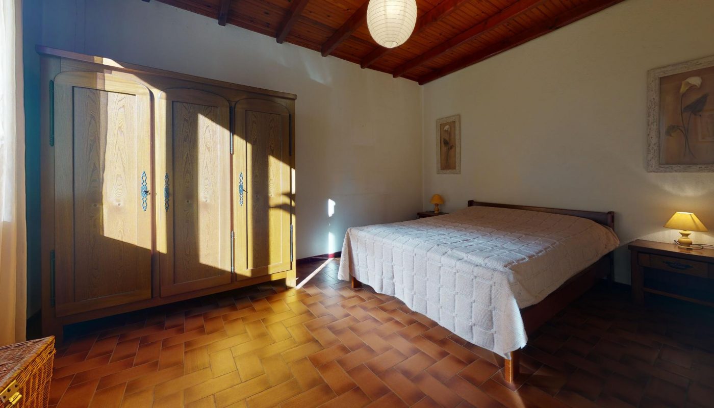 Carnoules-Villa-T3-75-m2-Bedroom(2)