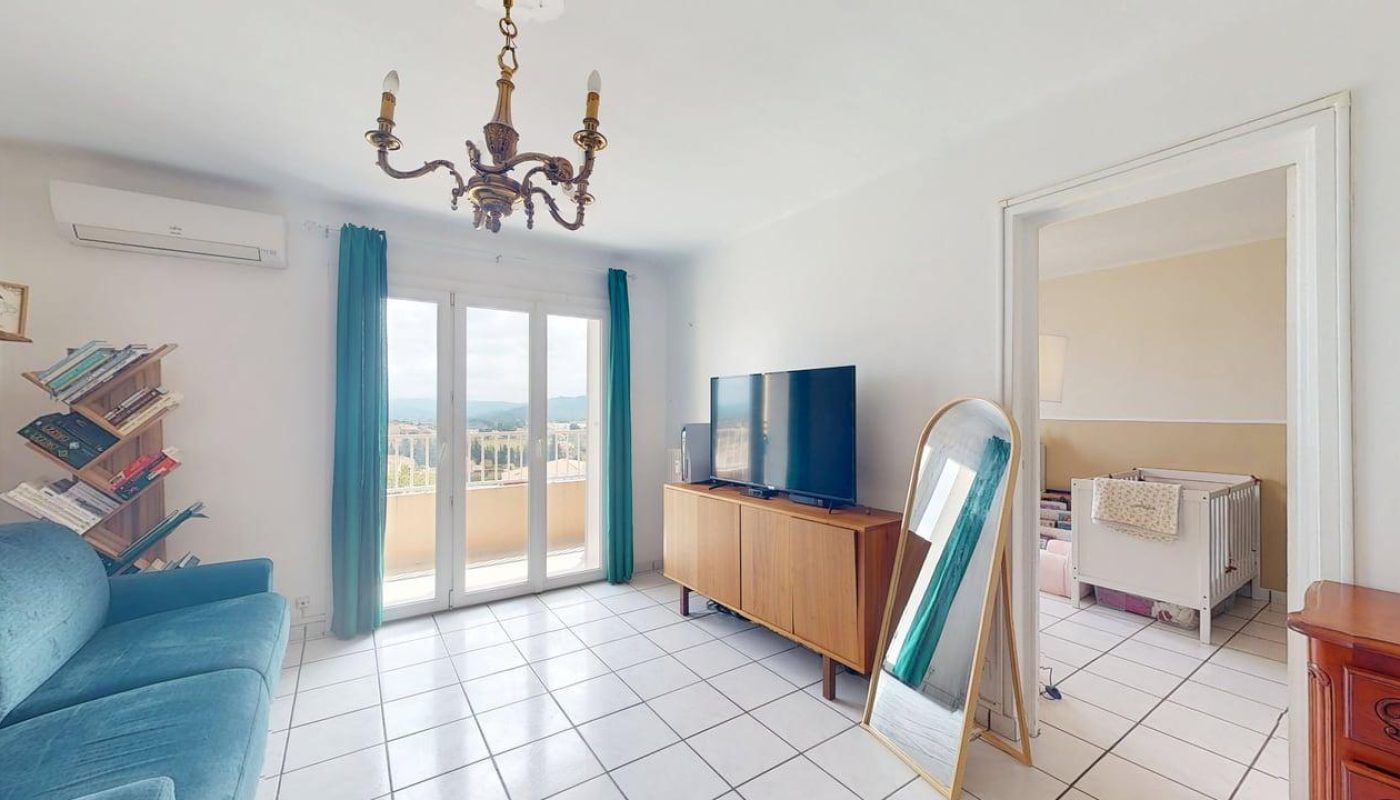 Cuers-Appartement-T2-43-m-04142025_000545