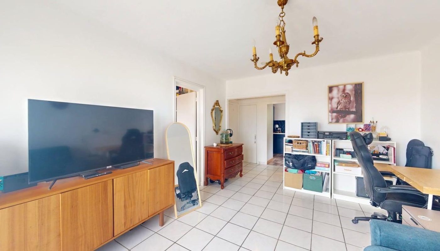Cuers-Appartement-T2-43-m-04142025_000622