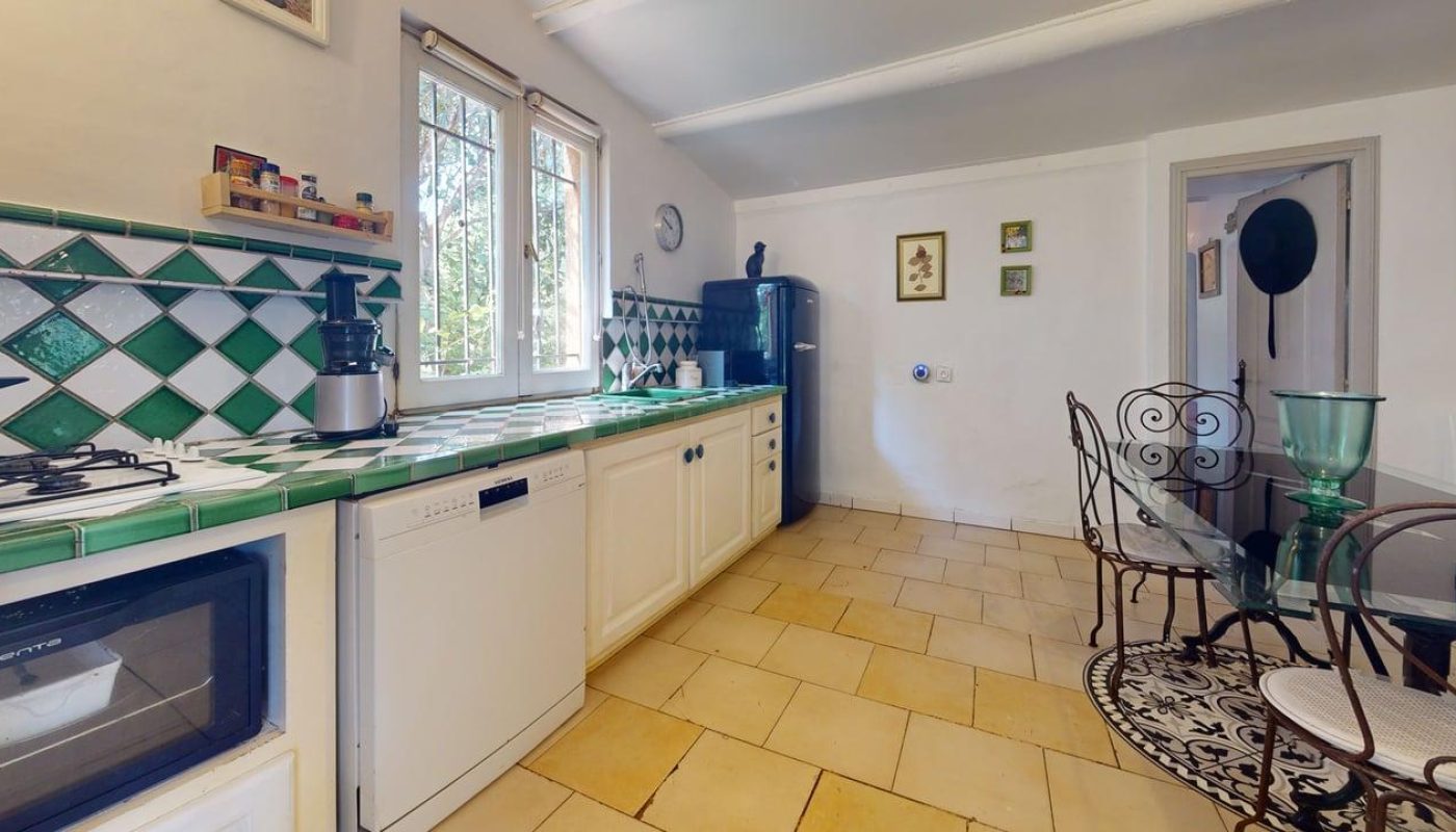 Le-Luc-Maisonnette-T3-54-m-Kitchen