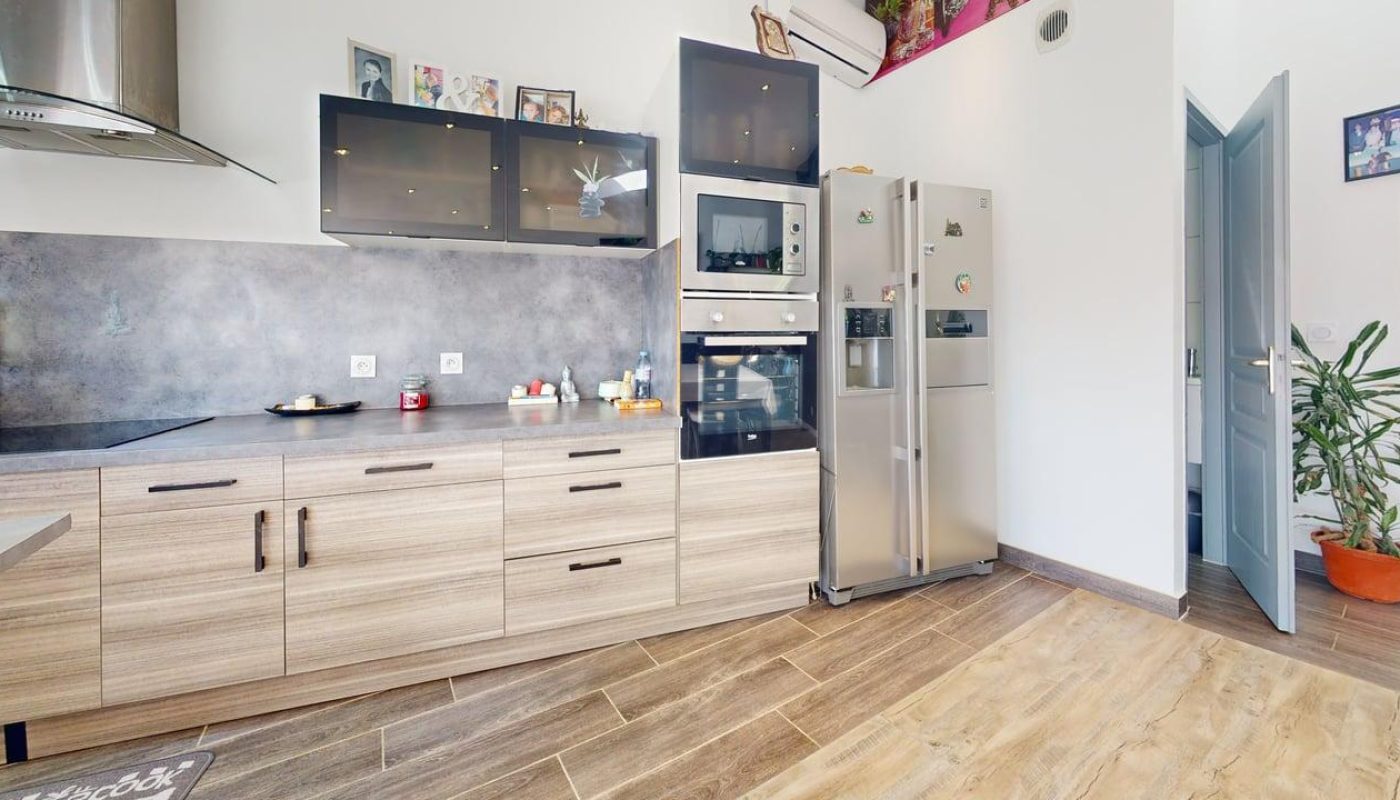 Maison-de-village-T4-91-m-Kitchen 1